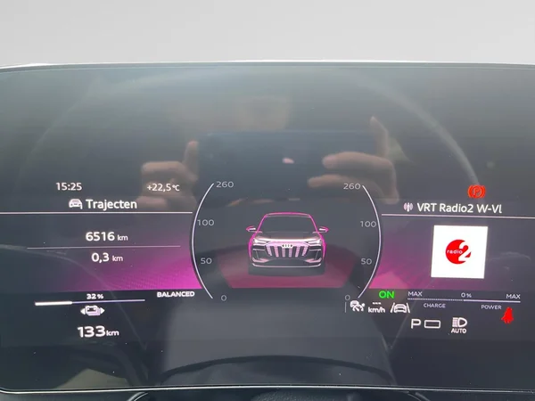 AUDI Q6 e-tron (2026) — foto 19 van 24