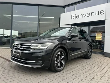 Volkswagen Tiguan e4a2b932-aa54-4920-9ebb-121fb9d862ca