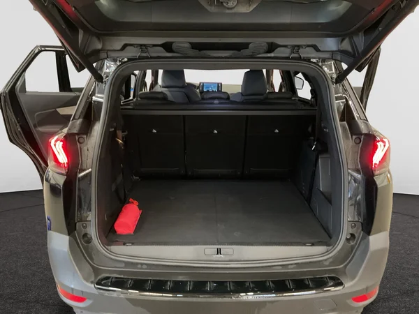 PEUGEOT 5008 (2024) — foto 16 van 23