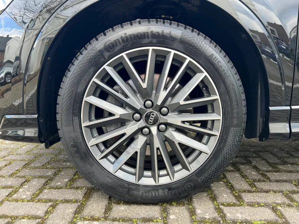 AUDI Q3 PHEV (2022) — foto 16 van 24