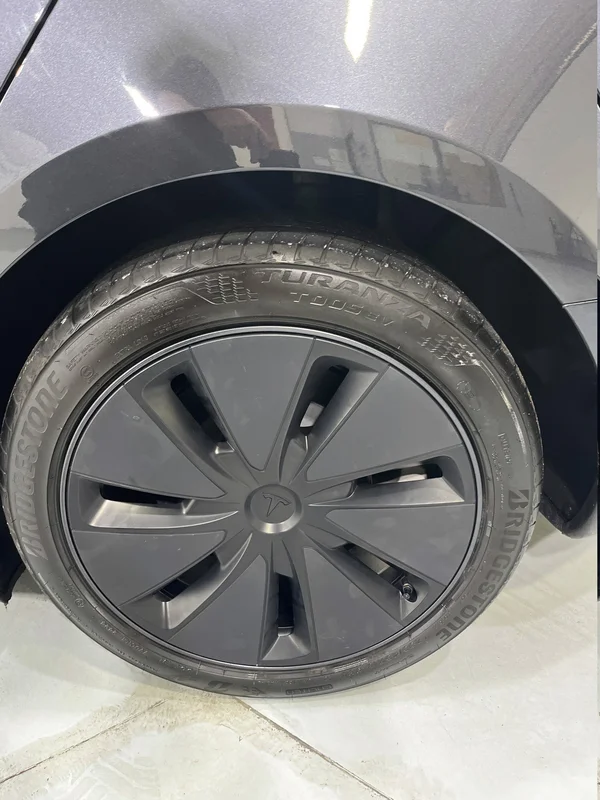Tesla Model 3 (2024) — foto 21 van 40