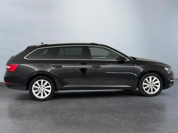 SKODA Superb Combi Dsl (2023) — foto 24 van 29