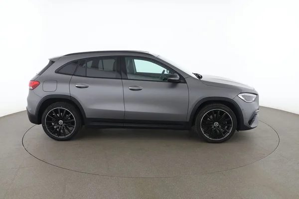 Mercedes-Benz GLA-Klasse (2023) — foto 13 van 16