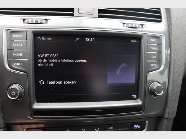 VOLKSWAGEN e-Golf (2016) — foto 16 van 24