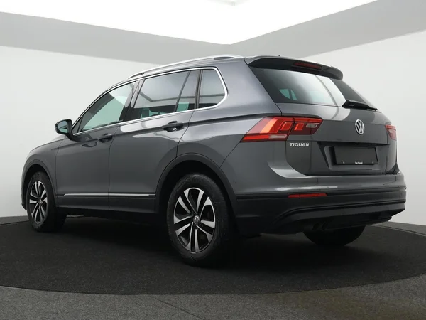 VOLKSWAGEN Tiguan (2020) — foto 27 van 29
