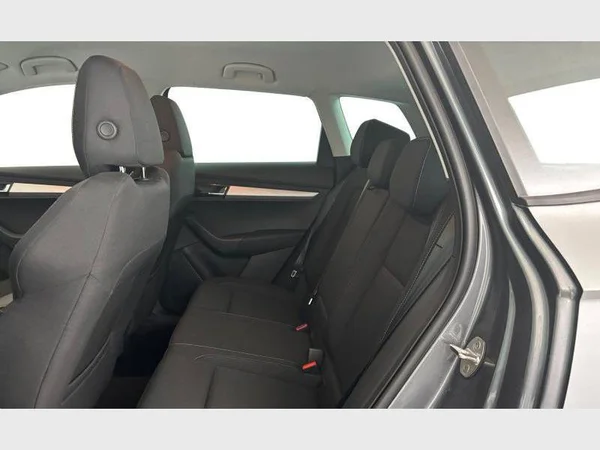 Skoda Karoq (2025) — foto 6 van 24