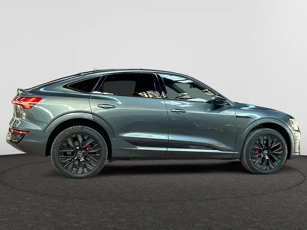 AUDI Q8 e-tron Sportback (2025) — foto 11 van 20