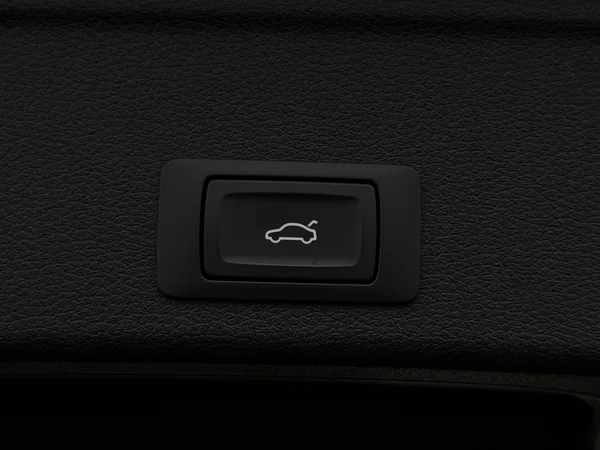 AUDI A4 (2022) — foto 22 van 31