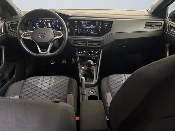 VOLKSWAGEN Taigo (2023) — foto 4 van 24