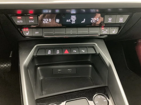 AUDI A3 Sportback (2021) — foto 15 van 36