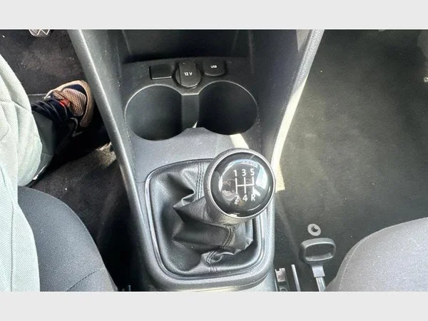 Volkswagen Polo (2017) — foto 13 van 26