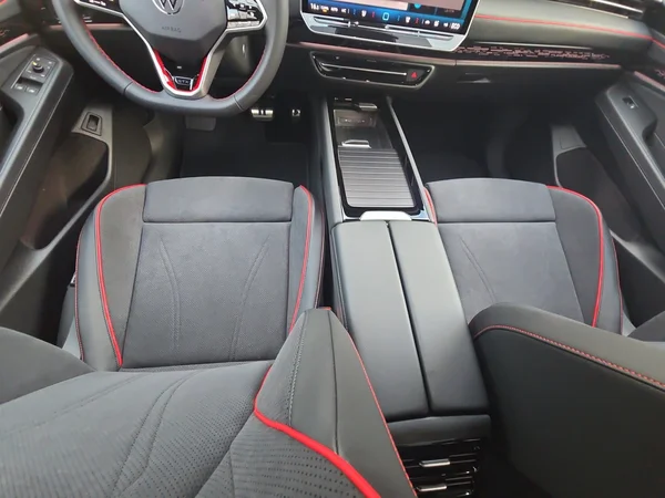 VOLKSWAGEN ID.7 Tourer (2025) — foto 5 van 24