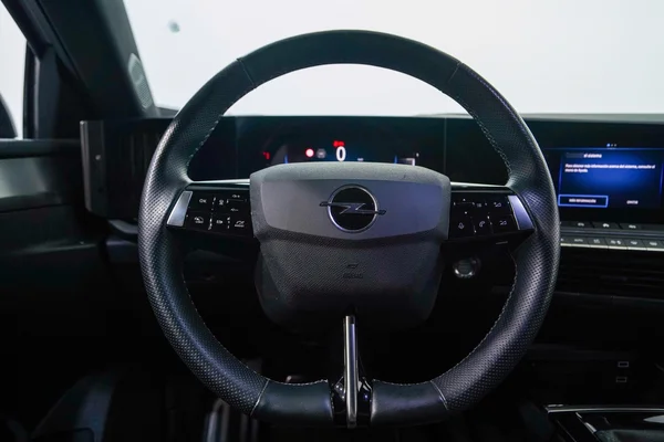 Opel Astra (2023) — foto 9 van 61