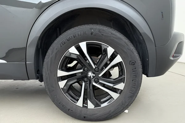 Peugeot 2008 (2023) — foto 16 van 19