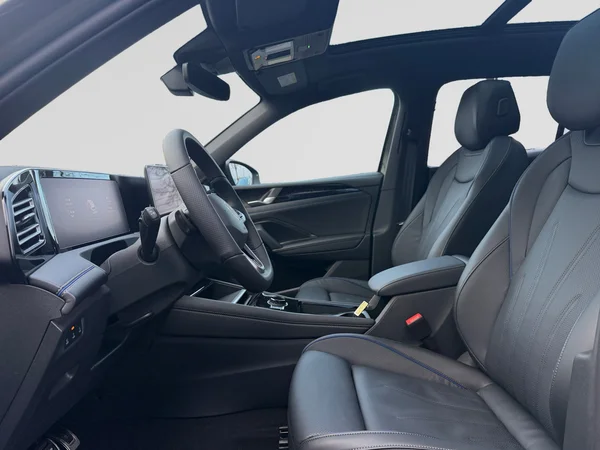 VOLKSWAGEN Tiguan (2026) — foto 2 van 22