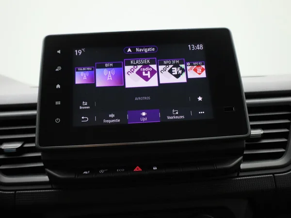 Renault Trafic (2022) — foto 21 van 39