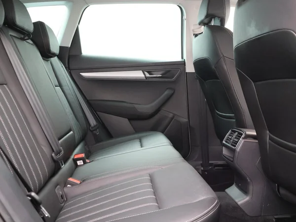 SKODA Karoq (2023) — foto 26 van 30