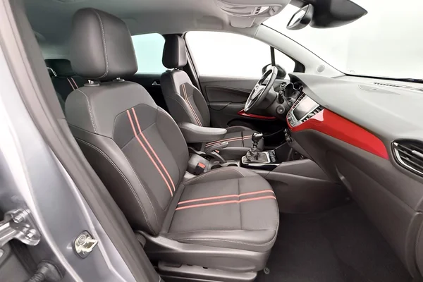 Opel Crossland (2022) — foto 6 van 27