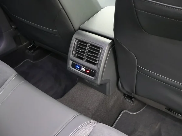 VOLKSWAGEN Golf VIII (2025) — foto 6 van 27