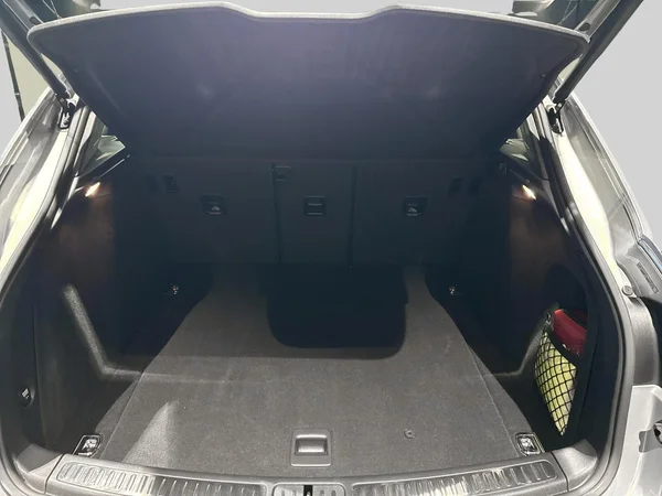 Porsche Macan (2021) — foto 17 van 19