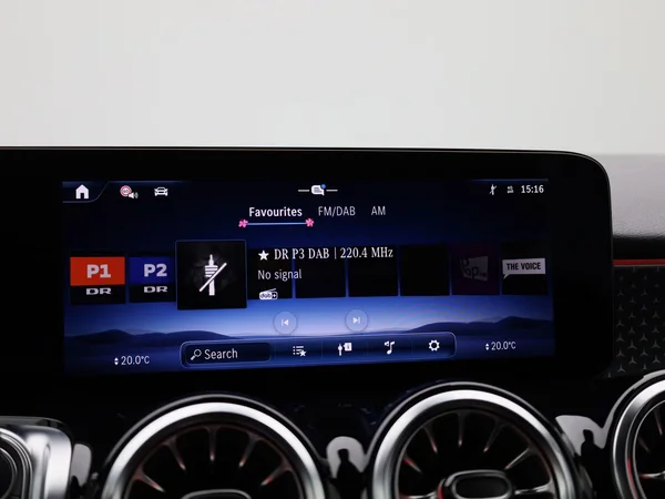 Mercedes-Benz GLB (2025) — foto 14 van 45