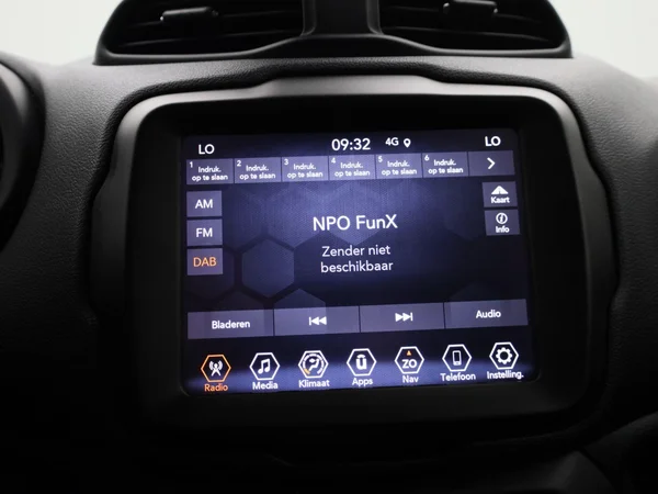 Jeep Renegade (2023) — foto 13 van 40