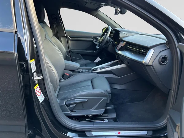 AUDI A3 Sportback (2023) — foto 18 van 25