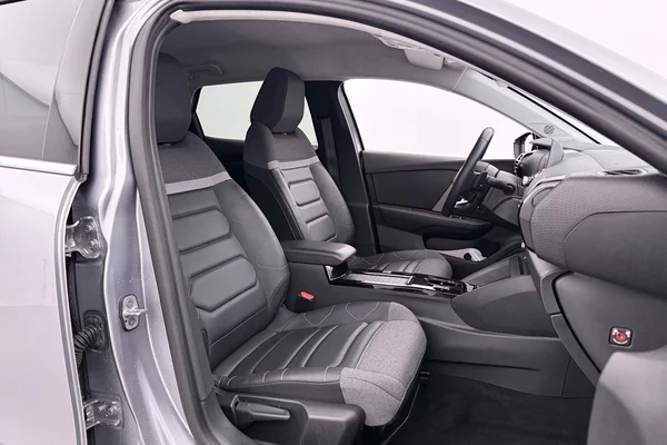 Citroen C4 X (2023) — foto 7 van 19
