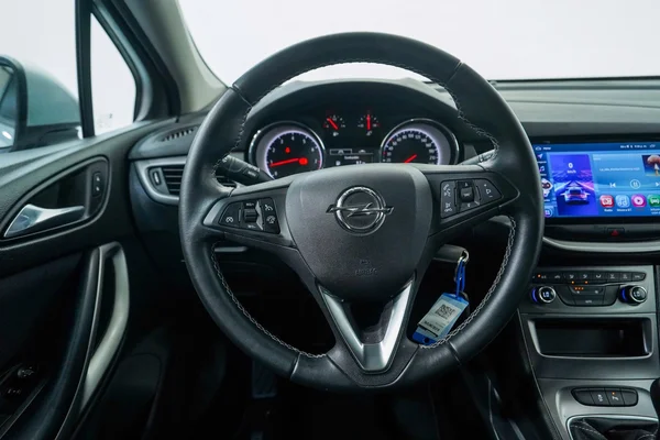 Opel Astra (2019) — foto 9 van 53