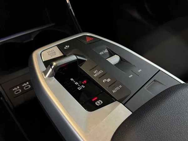 BMW 220 Active Tourer (2023) — foto 4 van 21