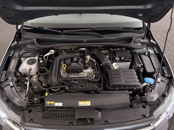 VOLKSWAGEN Polo (2022) — foto 6 van 27