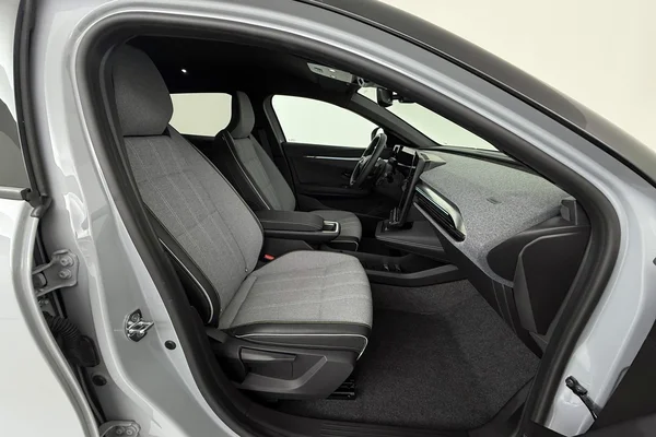 Renault E-Megane E-Tech (2022) — foto 2 van 35
