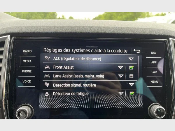 Skoda Karoq (2022) — foto 14 van 30