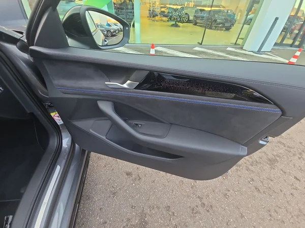 VOLKSWAGEN Passat Variant eHybrid (PHEV) (2025) — foto 2 van 24
