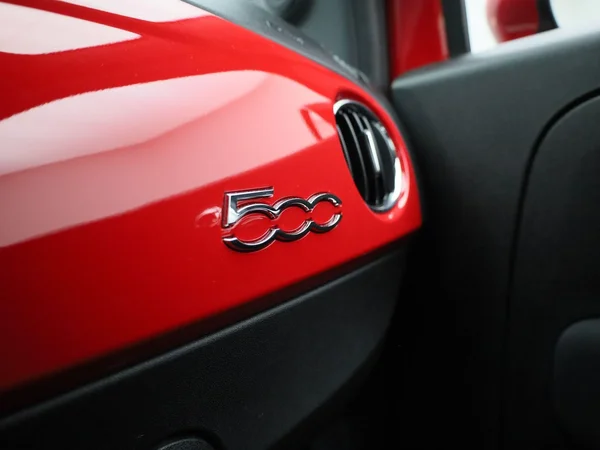 Fiat 500C (2023) — foto 22 van 37