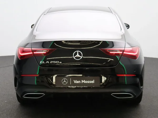 Mercedes-Benz CLA (2024) — foto 13 van 27