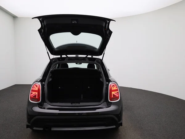 MINI One (2021) — foto 3 van 37