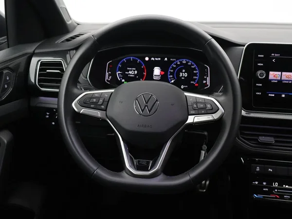 Volkswagen T-Cross (2025) — foto 16 van 28