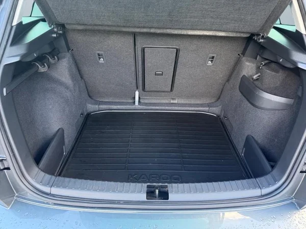 SKODA Karoq (2023) — foto 15 van 27