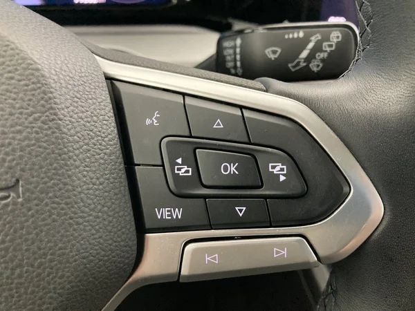 VOLKSWAGEN Golf VIII SW (2022) — foto 10 van 36