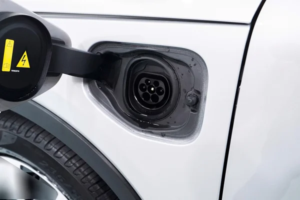 Volvo XC40 PHEV (2022) — foto 3 van 42