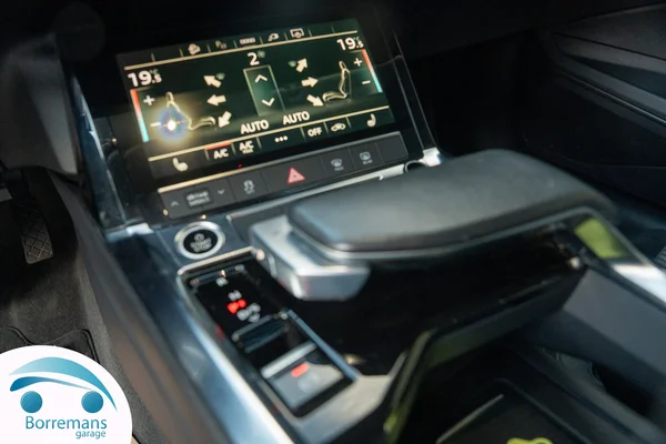 Audi e-tron (2022) — foto 22 van 33