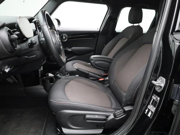 MINI One (2022) — foto 4 van 34