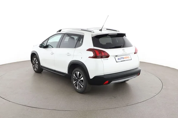 Peugeot 2008 (2008) — foto 10 van 16