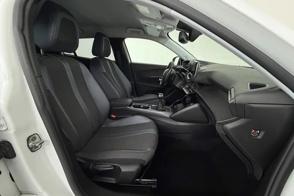 Peugeot 2008 (2020) — foto 11 van 34