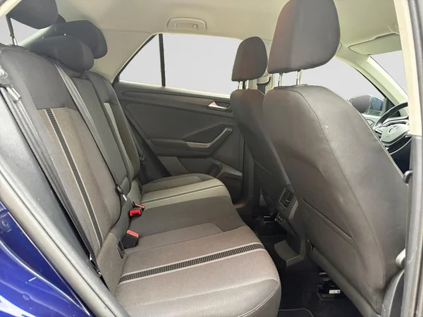 VOLKSWAGEN T-Roc (2021) — foto 11 van 24