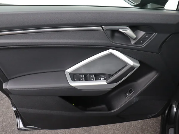 AUDI Q3 Sportback (2025) — foto 10 van 19
