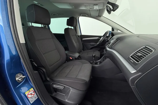 Volkswagen SHARAN (2018) — foto 9 van 42