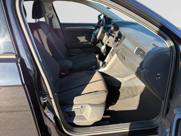 VOLKSWAGEN T-Roc (2021) — foto 11 van 20