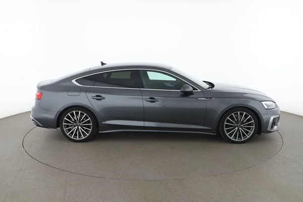 Audi A5 (2022) — foto 13 van 16